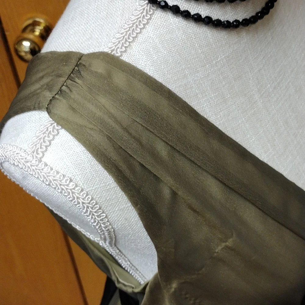 Olive 🫒 Chiffon Dress w/Black Sash SZ M Ladies - Picture 9 of 13